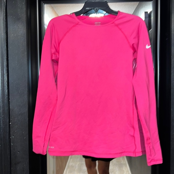 (EUC) NIKE PRO HOT PINK SWEATSHIRT SZ M - Picture 1 of 4